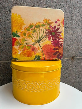 Vintage metal æske med de flotteste blomster