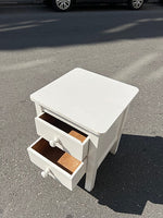 Mindre kommode / sidebord / sengebord / opbevaring vintage