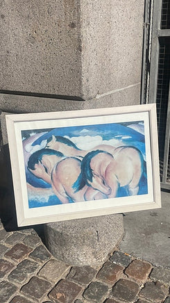 Fin plakat i træramme af heste