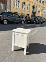 Mindre kommode / sidebord / sengebord / opbevaring vintage