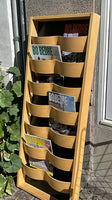 Flot magasin holder i lyst træ