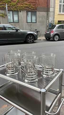 Smukke glas med stål holder