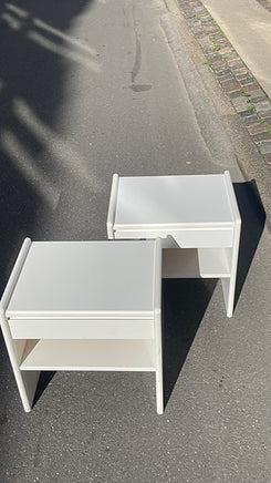 Senge borde / nat borde / side borde i hvid malet træ
