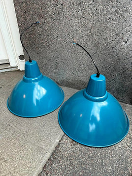 Vintage / retro himmelblå loftlamper i metal