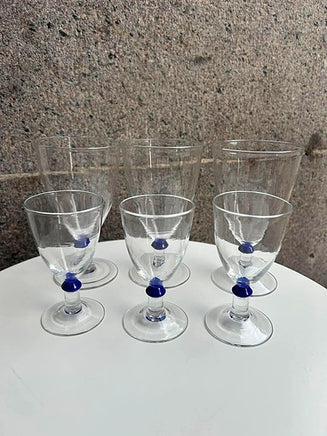 Vin glas med blå prik, rødvins glas og hvidvins glas