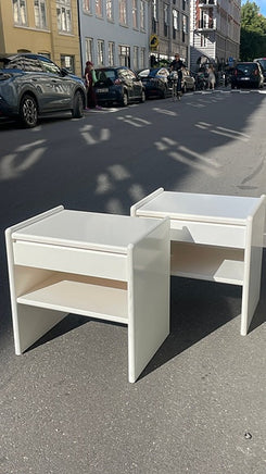 Senge borde / nat borde / side borde i hvid malet træ