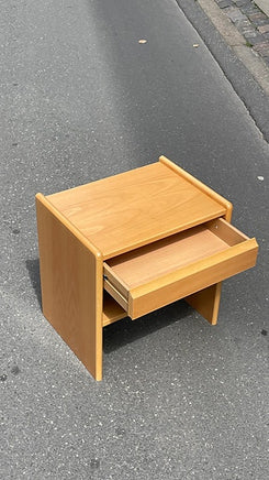 Flot og elegant sengebord af Kaagaard