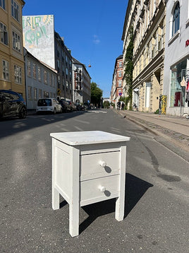 Mindre kommode / sidebord / sengebord / opbevaring vintage