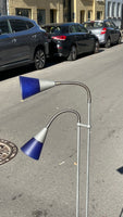 Vintage gulvlampe med blå skærme i plast
