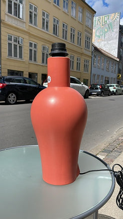 Smuke laksefarvet bord lampe