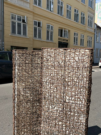 Unika guldlamper i flet materiale