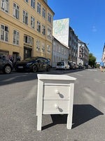 Mindre kommode / sidebord / sengebord / opbevaring vintage