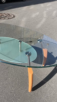 Vanvittigt flot sofa bord i glas, metal og træ.