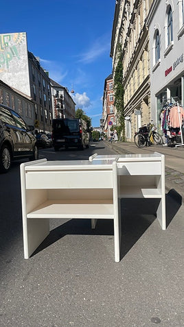Senge borde / nat borde / side borde i hvid malet træ