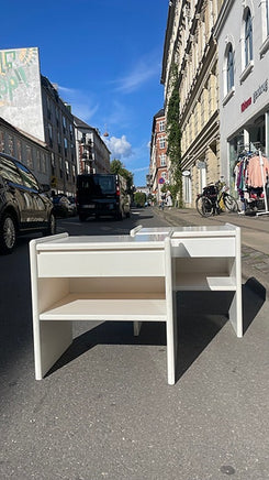 Senge borde / nat borde / side borde i hvid malet træ