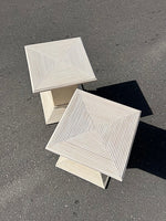 Hvidmalede side bord / bord ben / sofa bord i hvid malet  bambusflet