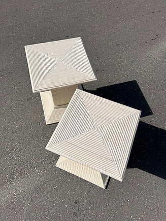 Hvidmalede side bord / bord ben / sofa bord i hvid malet  bambusflet