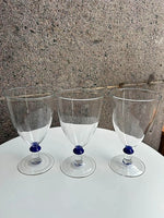 Vin glas med blå prik, rødvins glas og hvidvins glas