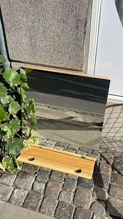 Smukt væg spejl med hylder