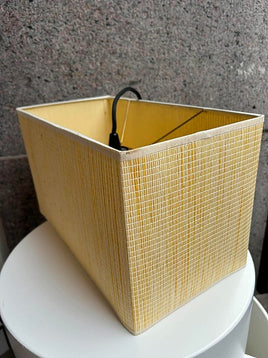 Flot loft lampe i et asiatisk look, perfekt som