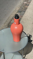 Smuke laksefarvet bord lampe